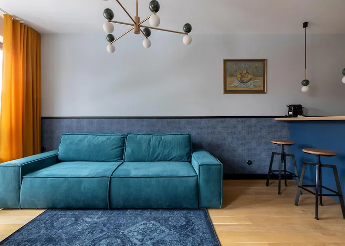 Homewell Czartoria- Free Parking